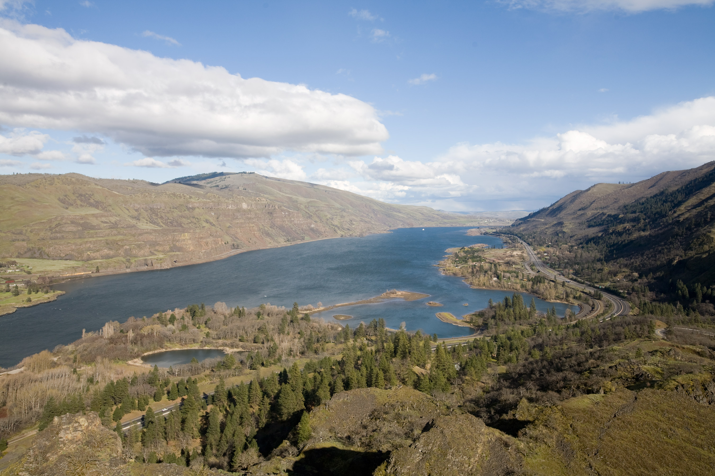 The Columbia River and eastern Gorge bluffs, looking east from Rowena Crest overlook.